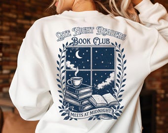 Bluza z nadrukiem „Północny Klub Czytania”, „Okno w blasku księżyca”, „Książki i herbata/kawa” – koszulka dla czytelników „Nocny Czytelnik”