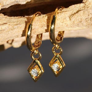 Conjunto de joias, colar com pedra, brincos de criollas ou zircônias em prata 925 banhada a ouro 18k, joias em prata