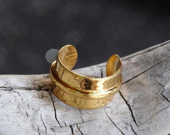 Gold ear cuff, earrings made of 925 silver with 24 karat gold plating, ear clips also called helix or tragus piercing