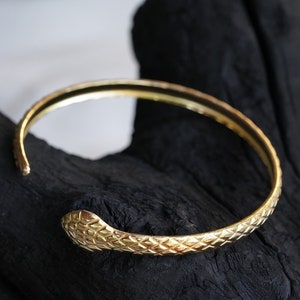 Gold-Schlangen-Armreif, 18 Karat vergoldeter Statement-Armreif, Edelstahl-Schmuck, verblasst nicht, wasserfest, Gold-Manschettenarmband