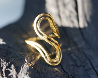 Beautifully curved stainless steel ring gold plated, filigree adjustable ring made of 316L stainless steel with 18k gold plated