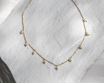 Necklace with natural pearls, gold-plated chain made of 316L stainless steel with 18k gold plating, stainless steel jewelry