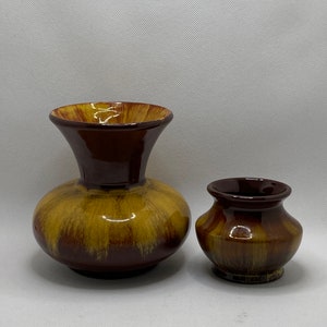 Blue Mountain Pottery Ceramic 2x Vase (Sm + Md) Brown & Gold VTG 1970s Canada