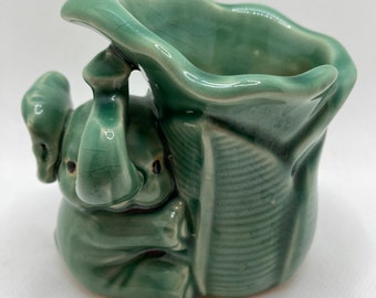 Vigo lucky elephant vase, green VTG  1950s Canada