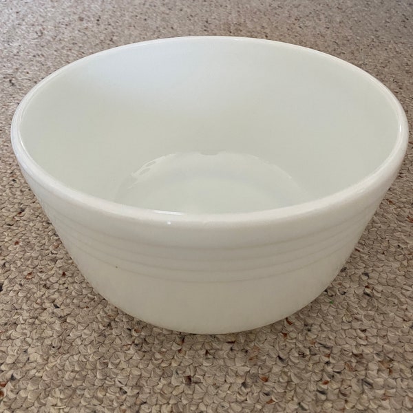 Pyrex #14 mixing bowl. White heat resistant milk glass. Vintage 1940's USA