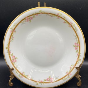 Theodore Haviland 4x Soup Bowls (Schleiger pattern 861A) White porcelain, pink roses, gold band and rims. Antique 1903 Limoges, France