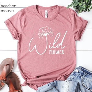 Wildflower Graphic Tee, Botanical Shirt, Nature Lover Gift 画像 1
