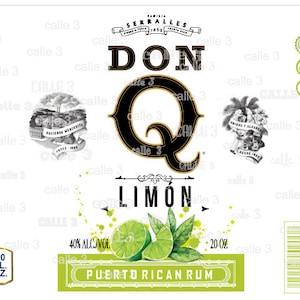 Puede incluir: Una botella de ron Don Q Limon de Puerto Rico. La botella es verde y blanca con una etiqueta dorada. La etiqueta presenta una letra Q negra y dorada con las palabras "Don Q Limon" en letras negras. La botella tiene 20 onzas líquidas y 40% de alcohol en volumen.