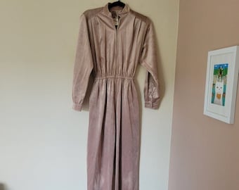 Mono de terciopelo beige tostado de manga larga estilo vintage de los años 80 para estar en casa
