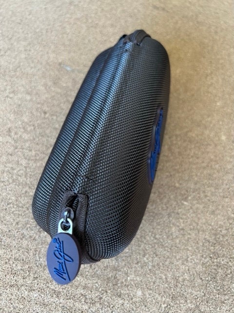 MAUI JIM Sunglasses And Zip Case, Pristine Condition, Like New! Maui Jim Sunglasses Case Zip Around Clip Hard Clamshell Case  main image 3
