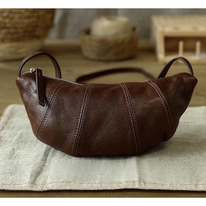 Handgefertigte Croissant-Leder-Umhängetasche, hochwertiges Rindsleder, einzigartige Halbmondform, vielseitig einsetzbar für den täglichen Gebrauch, Crossbody-Stil, Geschenk für eine Frau