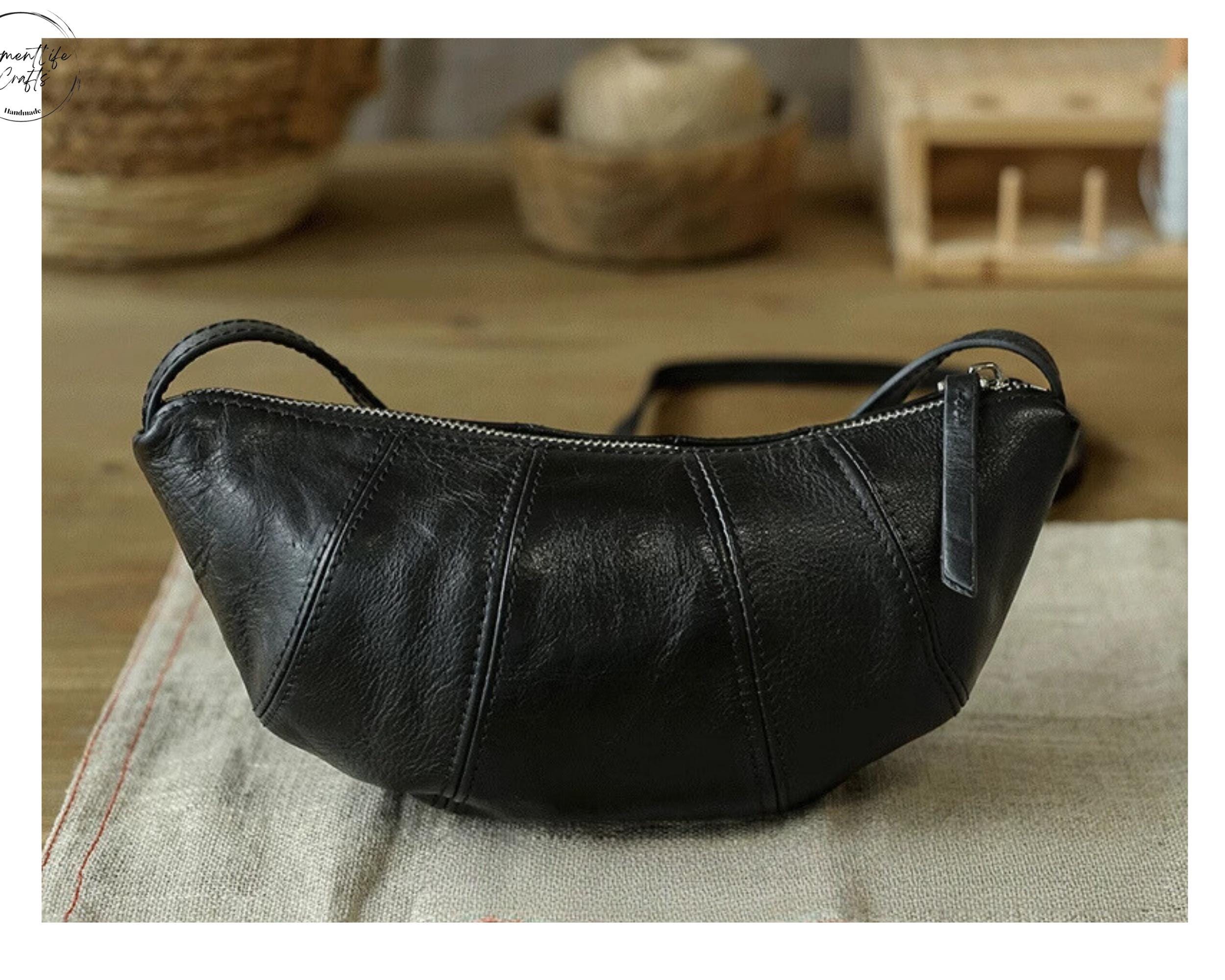 【DISCERNMENT】Moun Leather Croissant Cross Bag Handmade Croissant Leather Shoulder Bag, Top-quality Cowhide