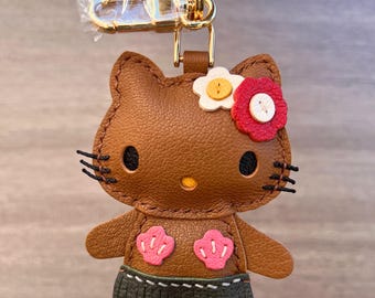 Leather Kitty Charm: Kawaii Cat Keychain, Bag Decor