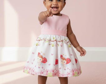 Vestido de acuarela de mariquita de lujo con fondo rosa