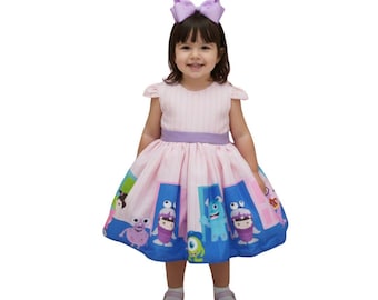 Vestido de lujo de Monsters Inc. con busto a rayas.