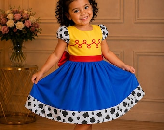 Luxe prinsessenjurk met blauwe achtergrond