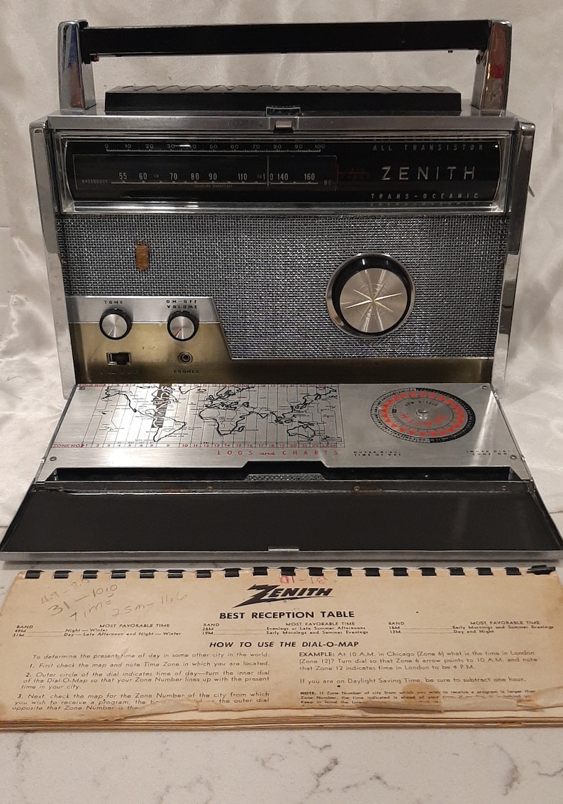 Zenith Royal 1000D Transoceanic Transistor Radio Manual looks Great