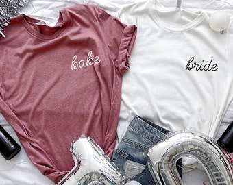 T-shirts « Brides Babes », T-shirt « Bride and Babe », Enterrement de vie de jeune fille, T-shirt « Babe », T-shirt « Bride ... minimaliste pour enterrement de vie de jeune fille, T-shirt bohème « Team Bride »