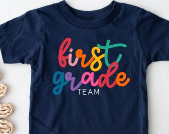 Erste Klasse Team Shirt, erste Klasse Shirt, zurück in die Schule Shirt, erste Klasse Lehrer Shirt, erster Tag der Schule Shirt, Hallo Schule Tee