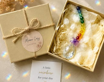 Acchiappasole di cristallo arcobaleno, prisma da appendere alla finestra con perline chakra, decorazione per la casa in stile boho e regalo spirituale per lei, regalo per lei