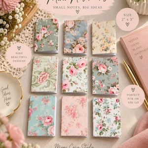 Puede incluir: Nueve mini cuadernos dispuestos en una cuadrícula, cada uno con un patrón floral único de rosas en tonos rosa, azul, verde y crema. Cada cuaderno mide 5,08 cm por 7,62 cm. El texto dice Mini Notebooks, Small Notes, Big Ideas.