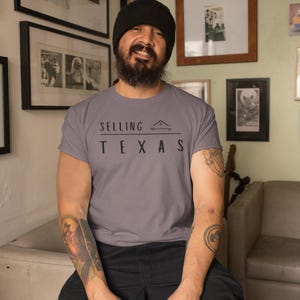 Rustic Texas T-Shirt, Unisex Graphic Tee, Casual Vintage Style, Great for REALTORS, Travelers, Gift for Texans
