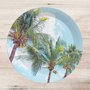 Set of 7.5 &quot; Palm Tree Plastic Plates, Made in UK, Tropical Party Decor, Shatterproof Summer Party Plate Set, Beach Themed Outdoor Tableware