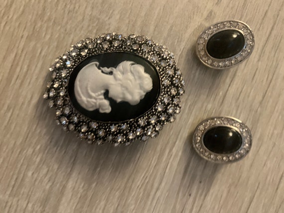 Vintage jewellery set Set includes: earrings broo… - image 2
