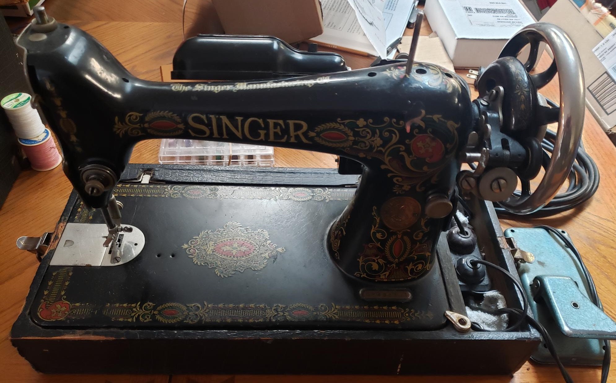 Antique Singer 66 Sewing Machine Red Eye Treadle Head Heavy Duty WORKS!  *READ*!