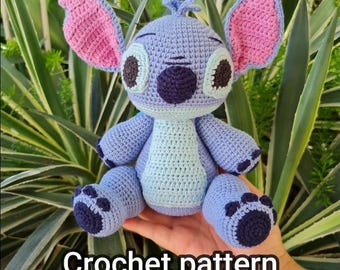 Stichmuster gehäkeltes blaues Amigurumi Alien