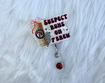 Porta badge retrattile "Suspect Runs On 7B" per infermieri – Porta badge retrattile con glitter per infermieri