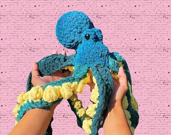 Ombré blue octopus amigurumi | 22”