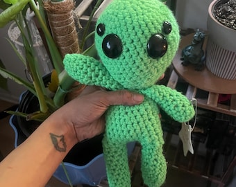 Lil Grey | Crochet alien doll