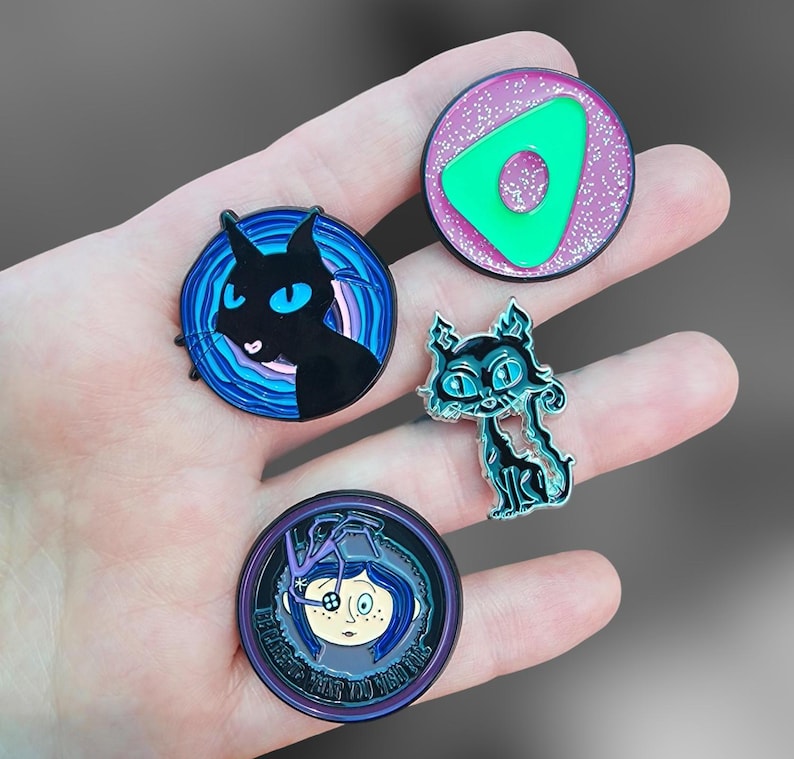 Coraline pin embellishments bild 3