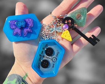 Custom/Personalized Coraline Button Box keychain *please see item description