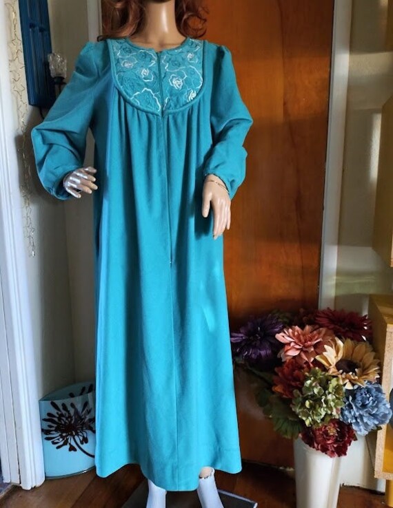 1970s Velour House Dress/Pullover Robe Grannycore 