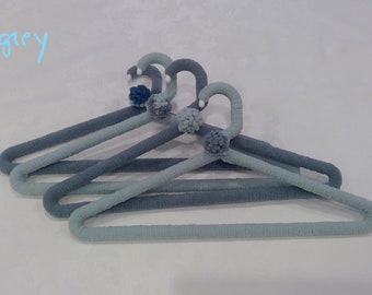 Non-Slip Yarn Hangers