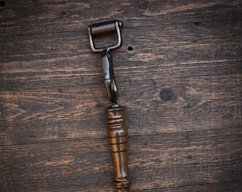 Beer Tap Handle: Vintage Pulley Clip