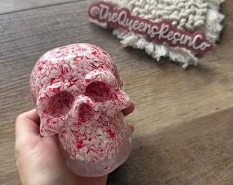 Crâne en sucre de canne en sucre | Prêt à expédier ~ Crâne en résine SOLIDE | The Queens Resin Co.