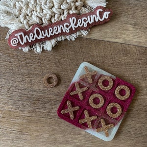 Magenta Jewels Tic Tac Toe Set (Small) | Ready to Ship ~ Resin Tic Tac Toe Game Set | The Queens Resin Co.
