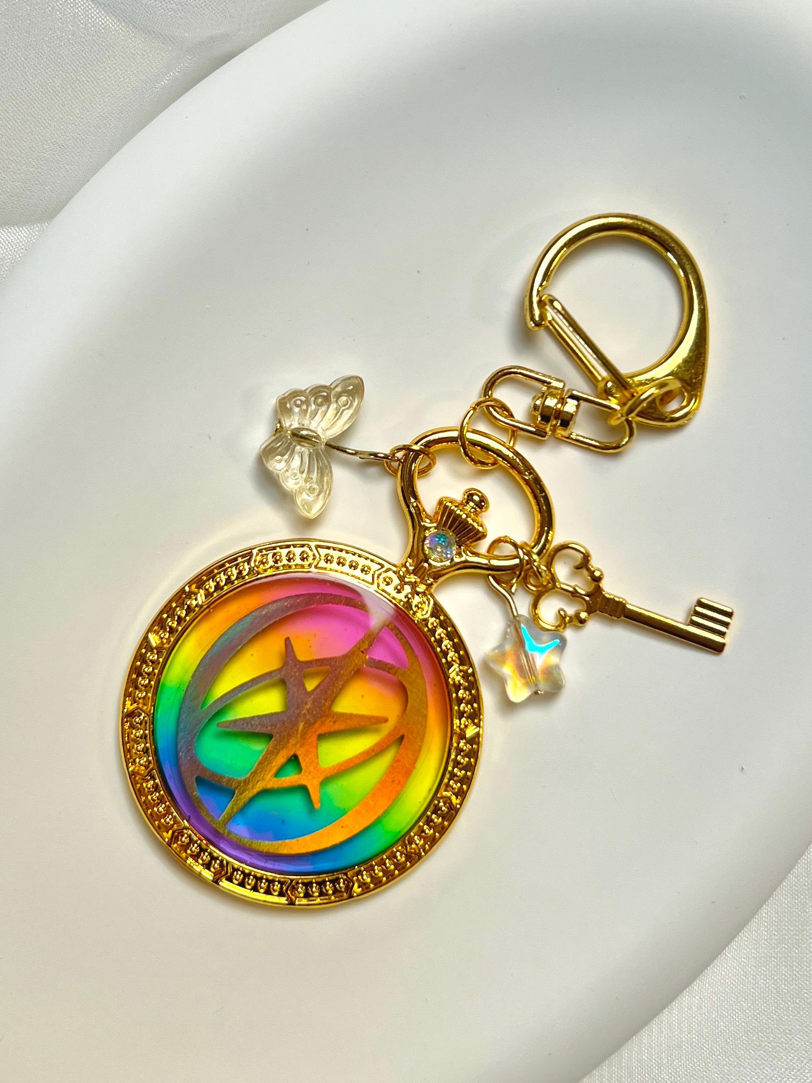 レインボーチャーム　monotone Katseye Logo Neon Rainbow, Gold-tone Alloy, Handmade UV Resin Bag