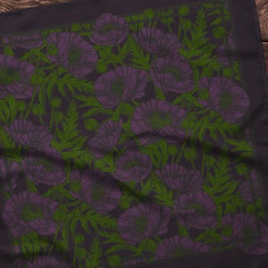 Oosterse klaprozen in paars — Bandana | Portemonnee sjaal | Altaardoek | Hoofdband | Maximalistische stijl | Originele kunst