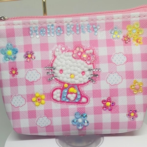 Monedero con cremallera y llavero de Hello Kitty con diamantes de imitación en rosa, blanco y rosa