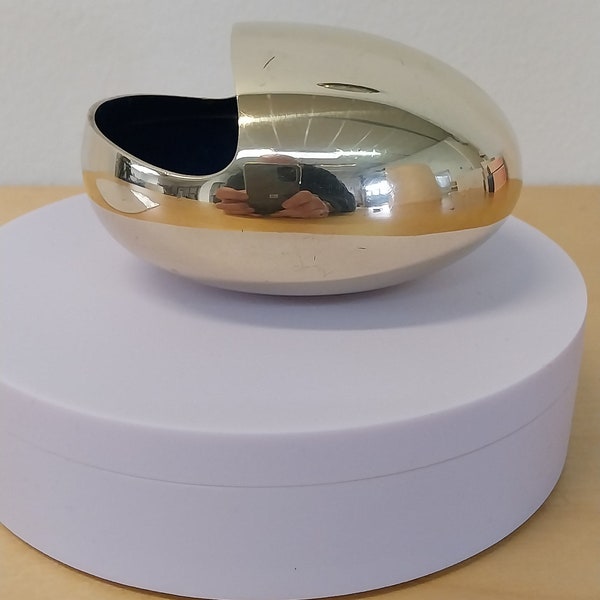 Rare Wall Solid Brass Modernist Ashtray 'the Smile' by Carl Cohr, 1950s Mid century modern organic egg shaped piece
