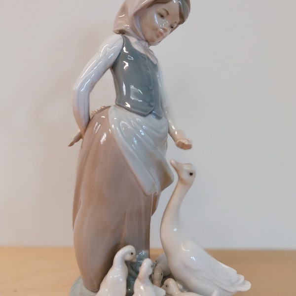 Lladro figurine no 1277 girl feeding ducks spanish figurine spanish girl