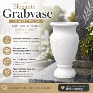 Könnte beinhalten: Eine weiße, strukturierte Vase im römischen Design, geeignet für frische oder Trockenblumen. Die Vase besteht aus strapazierfähigem PETG-Kunststoff und ist witterungsbeständig. Der Text auf dem Bild lautet "Elegante Grabvase" und "Zeitlos & stilvoll".