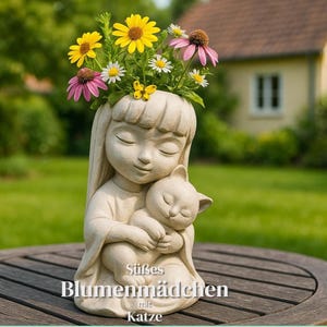 Könnte beinhalten: Eine weiße Keramikfigur eines Mädchens, das eine Katze hält. Das Mädchen hat langes Haar und trägt ein Kleid. Die Figur ist mit Blumen und dem Text "Süsses Blumenmädchen mit Katze" verziert.