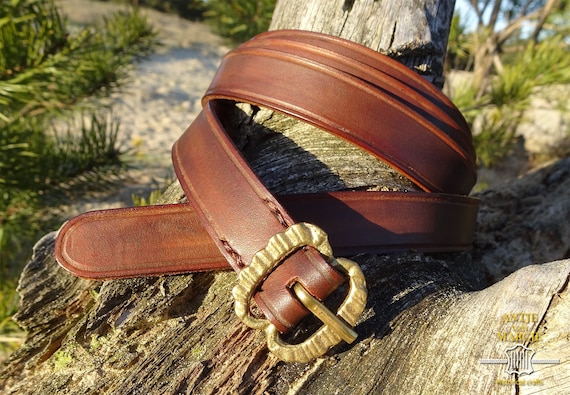 Renaissance (16th Century) Long Narrow Brown Leather Belt With
