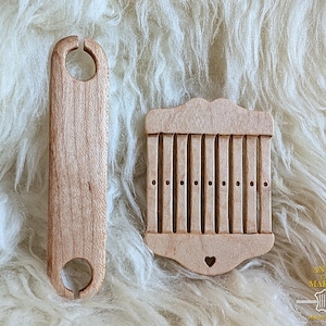 Telar de lizos rígidos hecho a mano con lanzadera a juego (madera de arce) - espacio para 17 hilos