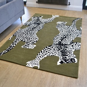 Green Double Climbing Leopard rug,Hand tufted rug.Leopard print rug.kids rugs, Area rug,Soft rug,Animal print rug,1.6X1.6,4x6,5x8,6x9,8x10.